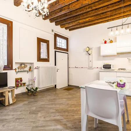 Apartman Downtown Velence